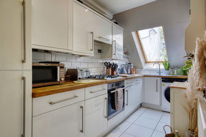 Kitchen- click for photo gallery